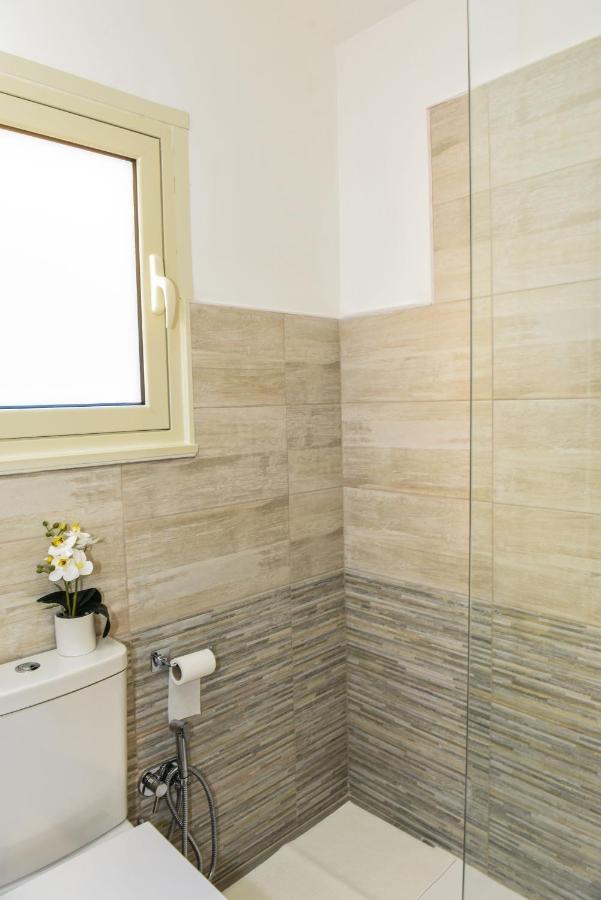 La Via Di Mezzo Apartment คาตาเนีย ภายนอก รูปภาพ
