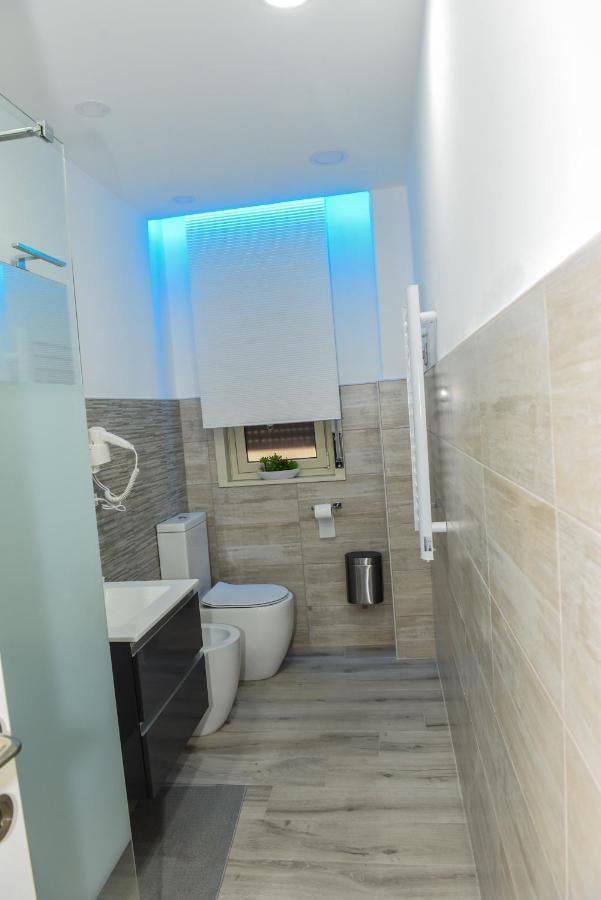 La Via Di Mezzo Apartment คาตาเนีย ภายนอก รูปภาพ