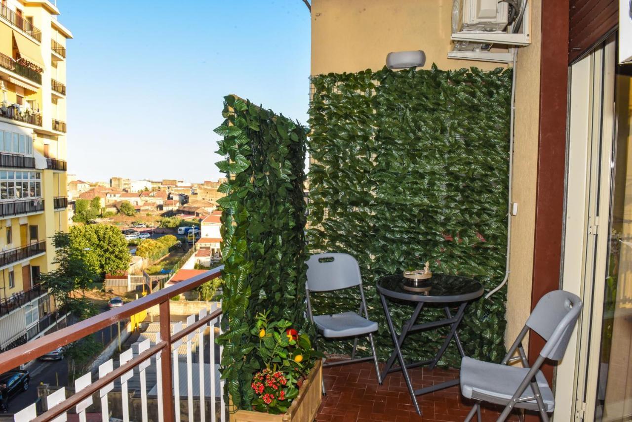 La Via Di Mezzo Apartment คาตาเนีย ภายนอก รูปภาพ