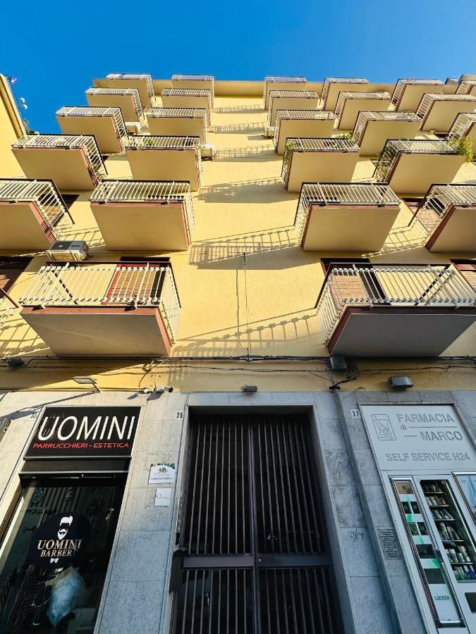 La Via Di Mezzo Apartment คาตาเนีย ภายนอก รูปภาพ