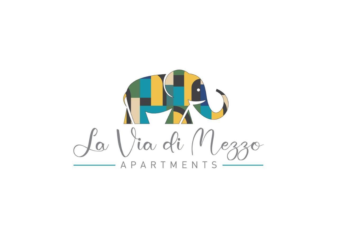 La Via Di Mezzo Apartment คาตาเนีย ภายนอก รูปภาพ