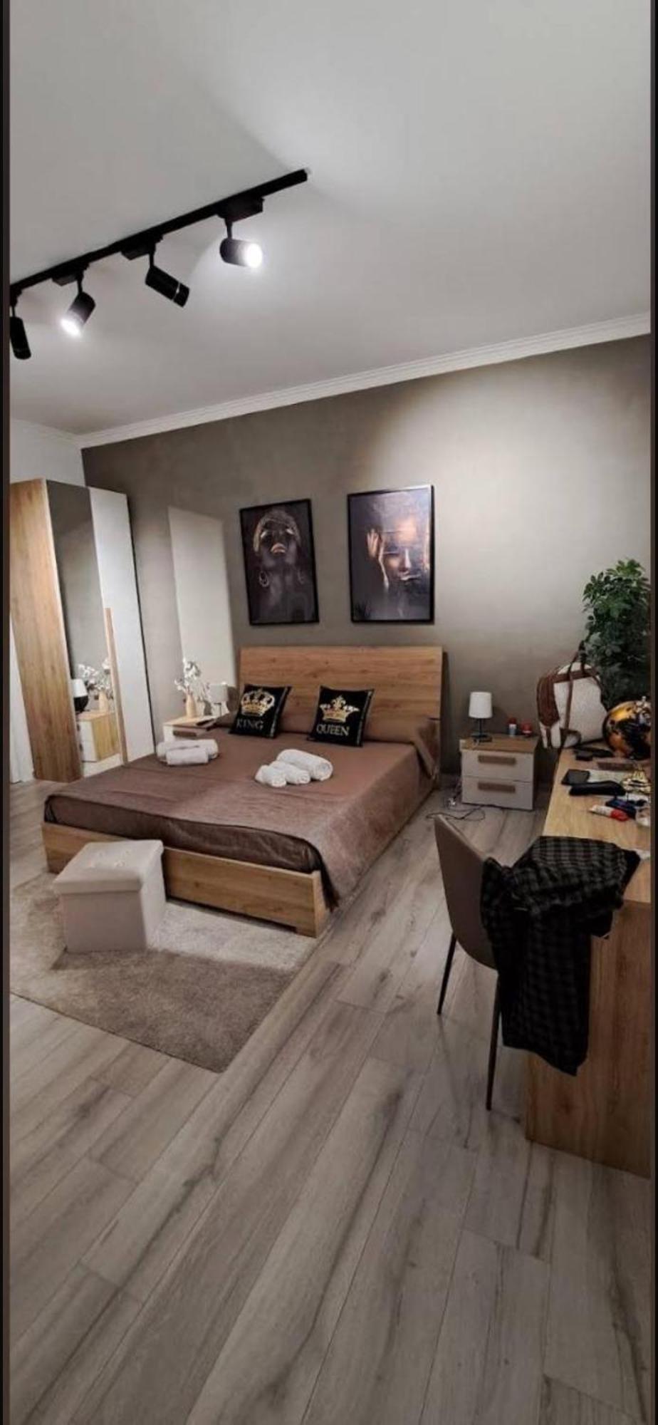 La Via Di Mezzo Apartment คาตาเนีย ภายนอก รูปภาพ