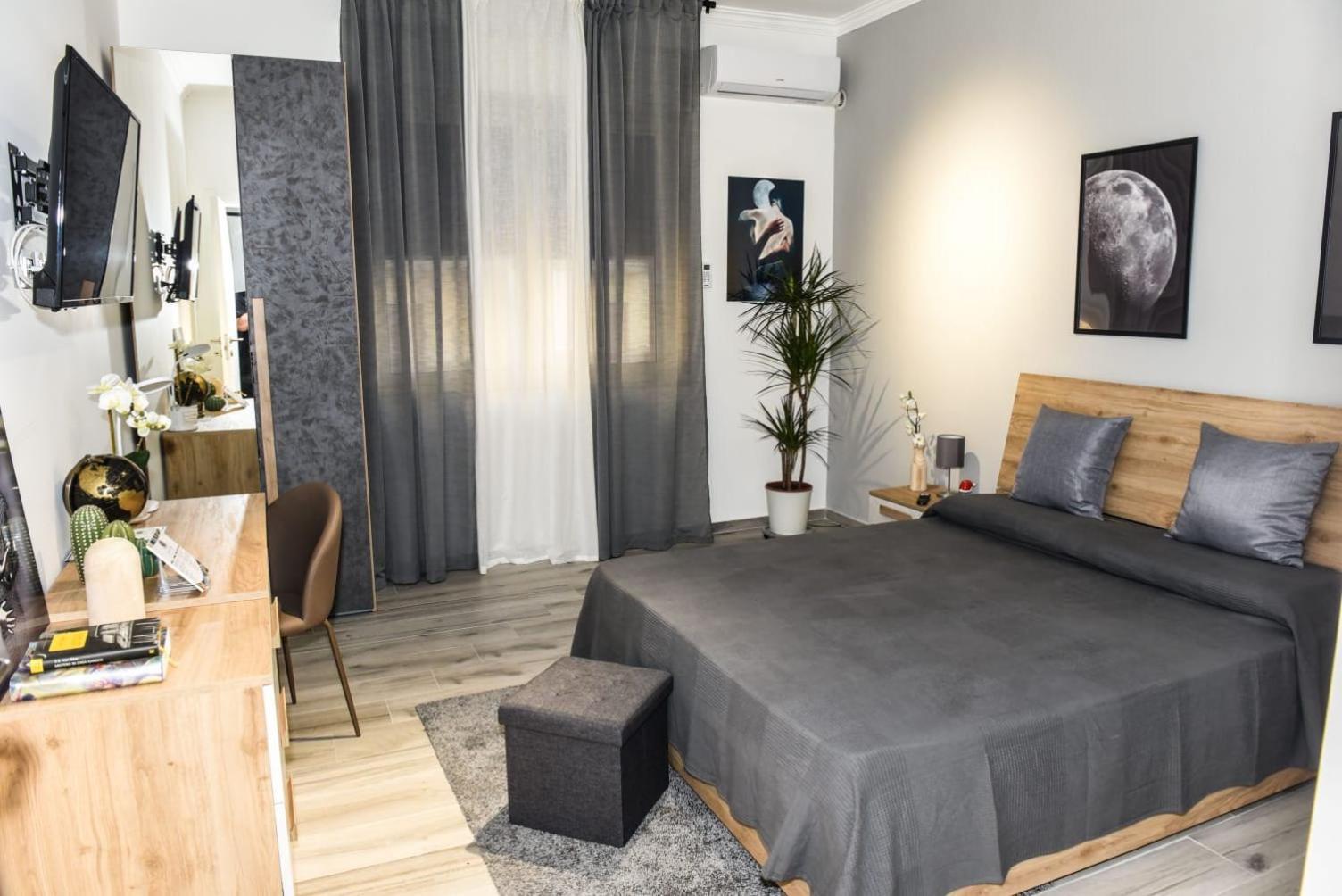 La Via Di Mezzo Apartment คาตาเนีย ภายนอก รูปภาพ